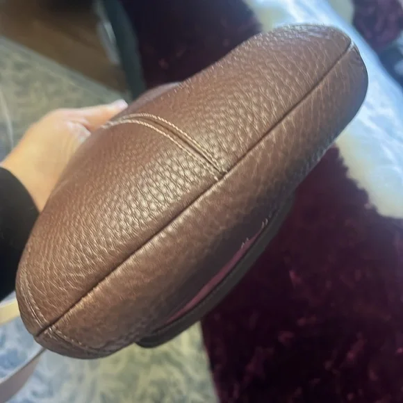 Brown pebbled leather crossbody soho style bag - Picture 8 of 15